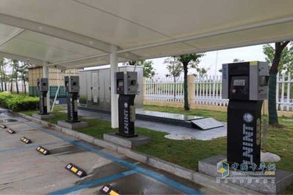 安徽省高速公路為新能源汽車(chē)加裝充電設施