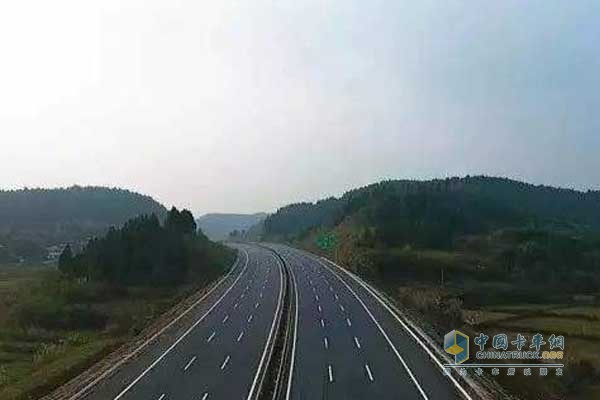 成渝間最快高速公路將于9月30日開(kāi)通
