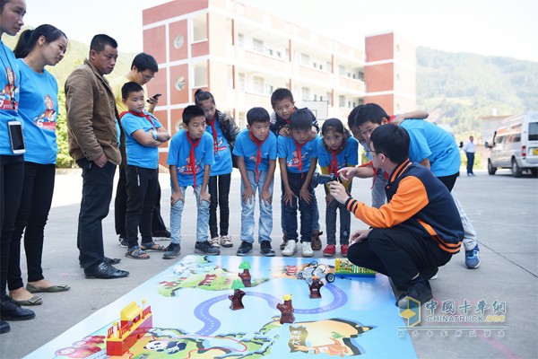 機器人嘉年華--《金磚挑戰賽》