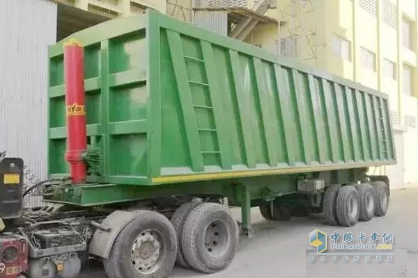 中集通華糧食運輸自卸半掛車(chē)