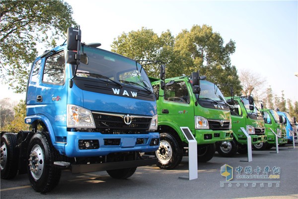 飛碟汽車(chē)十周年戰略尊享會(huì )活動(dòng)現場(chǎng)展車(chē)