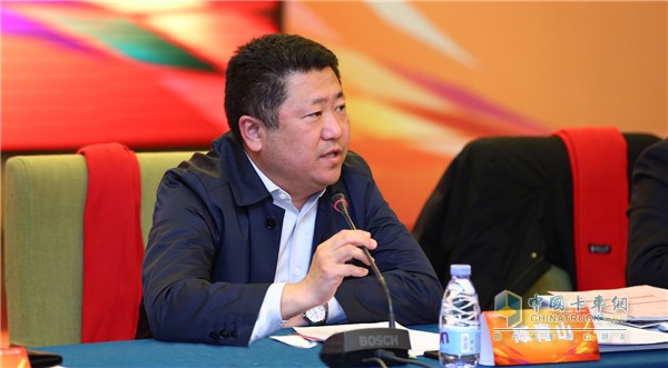 福田汽車(chē)集團副總經(jīng)理、福田商用汽車(chē)集團常務(wù)副總裁、福田輕型商用車(chē)事業(yè)部總裁陳青山