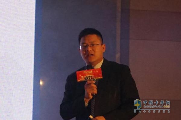 中國重汽商用車(chē)銷(xiāo)售部江蘇汕德卡項目組負責人朱興群