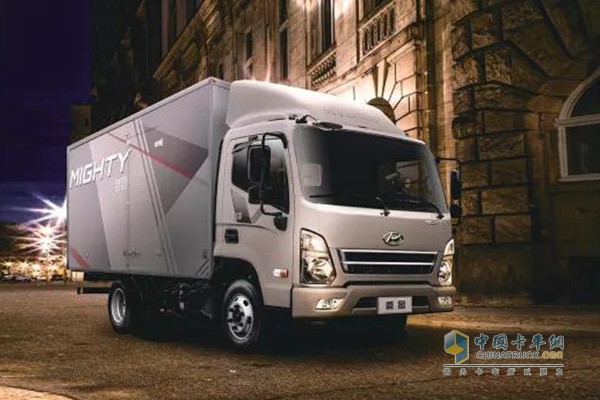 四川現代盛圖搭載定制版康明斯發(fā)動(dòng)機，動(dòng)力強勁，減震降噪