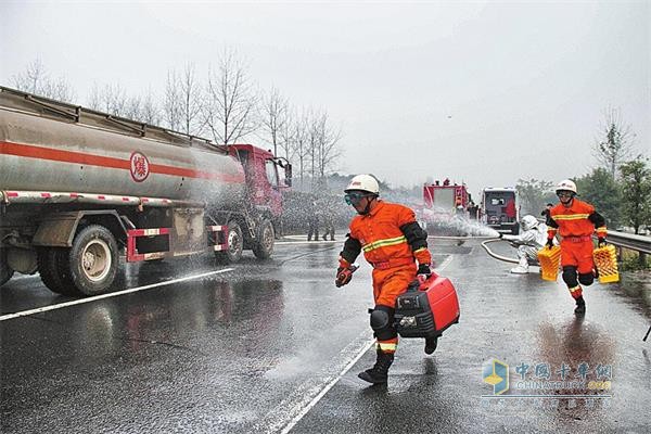山東省實(shí)施高速公路車(chē)輛救援清障服務(wù)新的收費標準