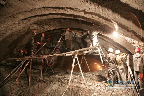 西會(huì )公路隧道施工