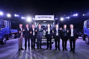 將“新”與“智”帶進(jìn)行業(yè) 上汽躍進(jìn)“躍”入2019