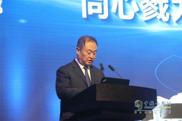 徐工汽車(chē)事業(yè)部總經(jīng)理助理陳景哲先生