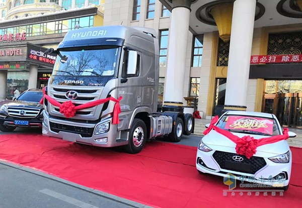 活動(dòng)現場(chǎng)四川現代創(chuàng  )虎牽引車(chē)