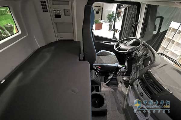 臥鋪最寬處可達650mm