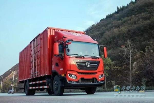 匹配東風(fēng)康明斯ISD發(fā)動(dòng)機的天錦KR