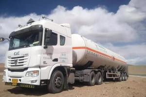 高海拔極限穿越   LNG重卡首次穿越海拔5000米無(wú)人區