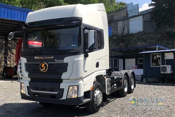 陜汽X3000康明斯牽引車(chē)