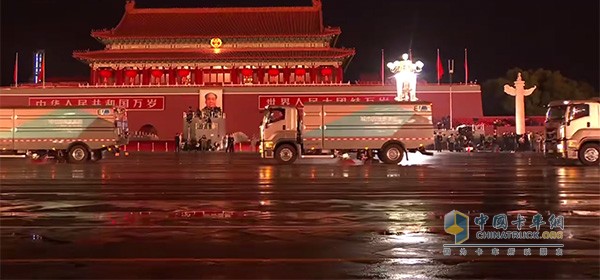 慶鈴汽車(chē)和京環(huán)集團聯(lián)合打造的純電動(dòng)清掃車(chē)