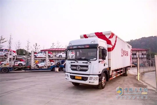 東風(fēng)輕型車(chē)