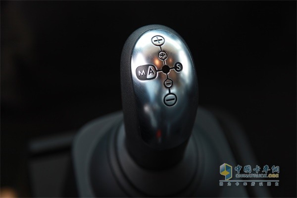 江淮格爾發(fā)V7長(cháng)頭卡車(chē)配備自動(dòng)擋變速箱