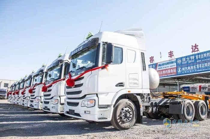 首批聯(lián)合卡車(chē)U＋國六LNG（天然氣）牽引車(chē)大單交付