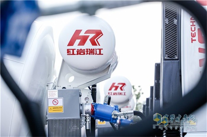 上汽紅巖C5008X4攪拌車(chē)