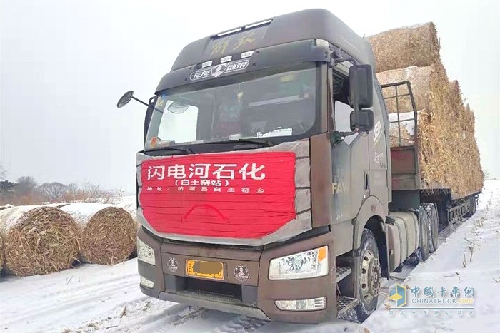 搭載500馬力解放動(dòng)力發(fā)動(dòng)機的解放J6P