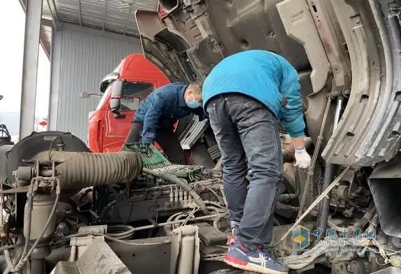 重汽分公司服務(wù)經(jīng)理、服務(wù)站站長(cháng)全體上陣