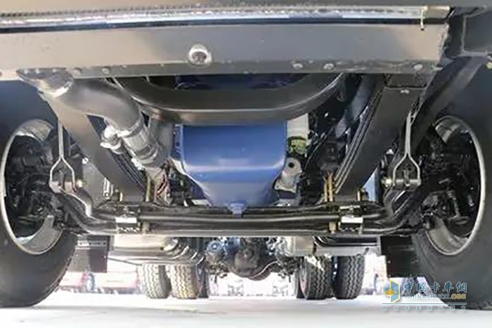 大運N8V質(zhì)蕙版2.0使用成熟的底盤(pán)系統