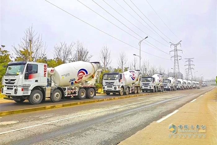 紅巖瑞江一體化混凝土攪拌車(chē)