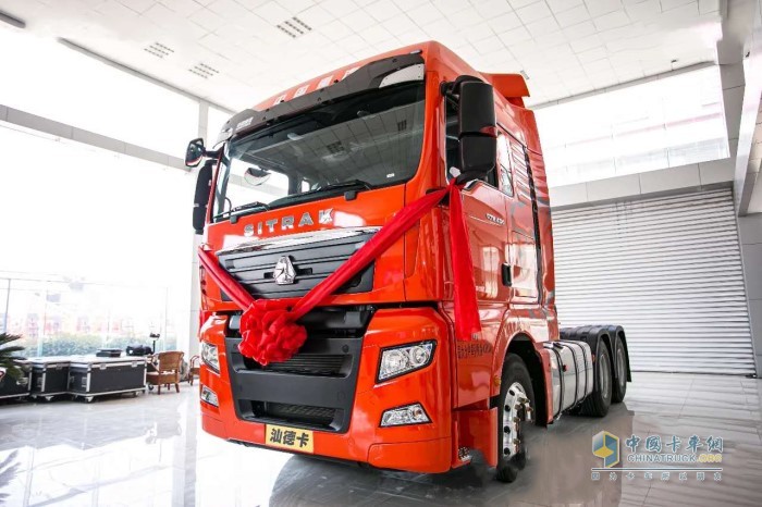 中國重汽汕德卡G7W搭載全新WP10.5H發(fā)動(dòng)機