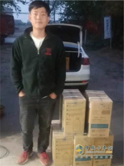 陜西周至抗疫卡友領(lǐng)取10桶可蘭素智藍1號