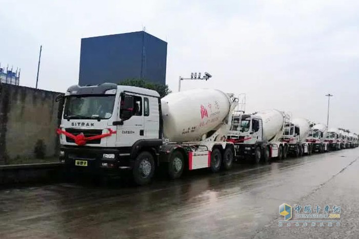 汕德卡G5法規版攪拌車(chē)交車(chē)儀式