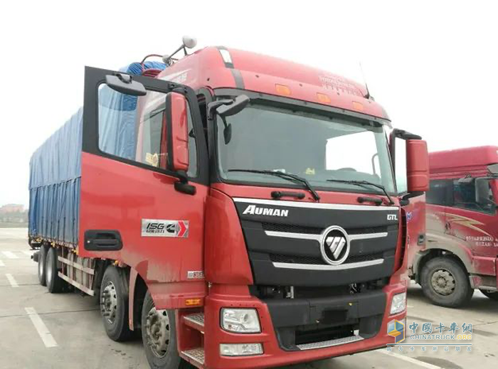 搭載福田康明斯發(fā)動(dòng)機的歐曼GTL超級重卡