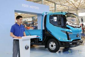 安全效能卡車(chē)飛碟汽車(chē)W系列下線(xiàn)