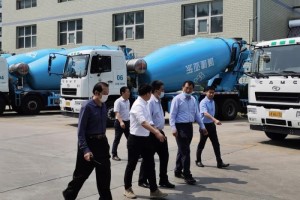 了解市場(chǎng)發(fā)展  華菱星馬黨委書(shū)記、董事長(cháng)劉漢如走訪(fǎng)北京重卡市場(chǎng)