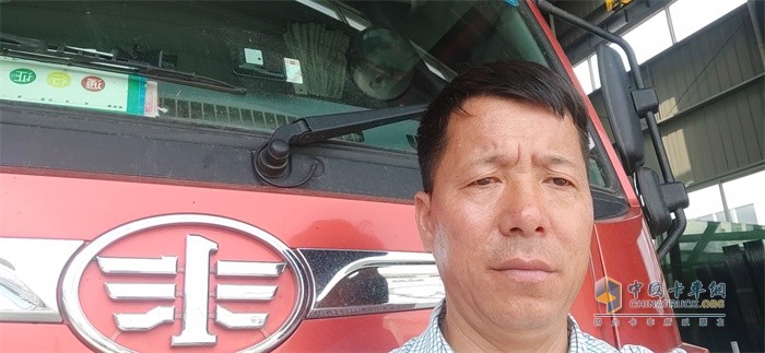 一汽解放青汽龍V載貨定義車(chē)用戶(hù)趙樹(shù)澗
