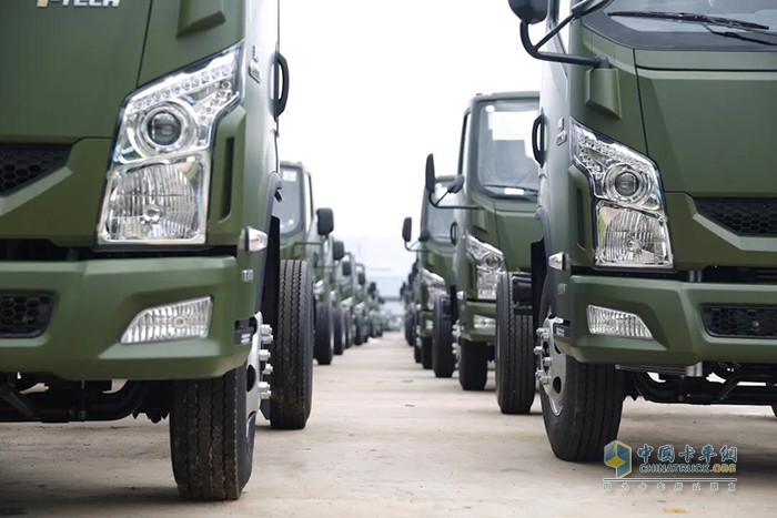 上汽輕卡軍車(chē)積極投身三軍建設