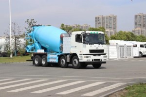 電動(dòng)化、網(wǎng)聯(lián)化、智能化 華菱星馬純電動(dòng)攪拌車(chē)引領(lǐng)專(zhuān)用車(chē)發(fā)展新趨勢