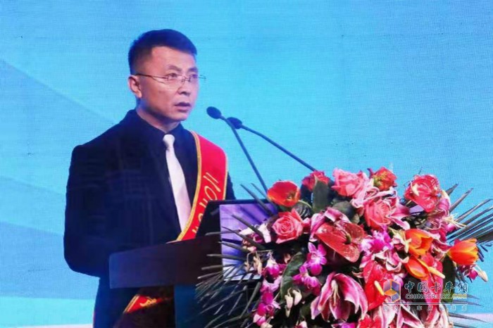 高學(xué)明在北奔重汽2021年商務(wù)年會(huì )上進(jìn)行經(jīng)驗分享