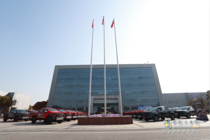 坐落于揚州的江淮皮卡生產(chǎn)工廠(chǎng)是堪稱(chēng)世界級的智能工廠(chǎng)