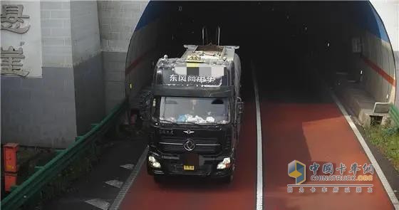 載貨車(chē) ?；愤\輸