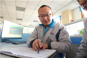 大運重卡“萬(wàn)能”的萬(wàn)師傅