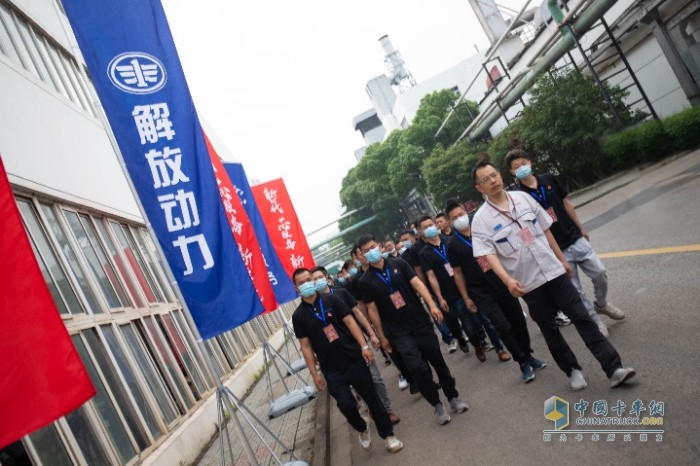 解放動(dòng)力 國六 發(fā)動(dòng)機