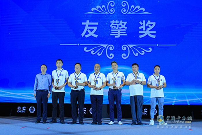 東風(fēng)康明斯,發(fā)動(dòng)機