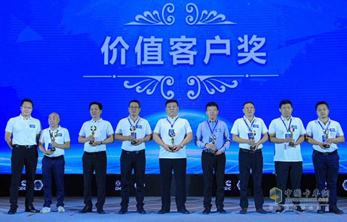 東風(fēng)康明斯,發(fā)動(dòng)機