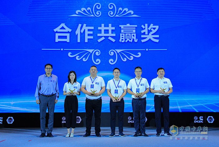 東風(fēng)康明斯,發(fā)動(dòng)機