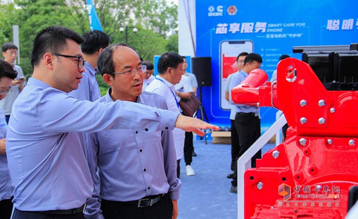 東風(fēng)康明斯,發(fā)動(dòng)機