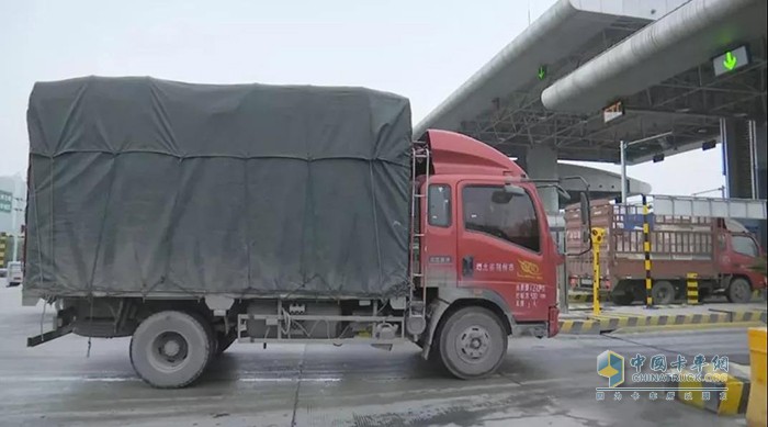 道路交通,右側行駛,中重型貨車(chē)