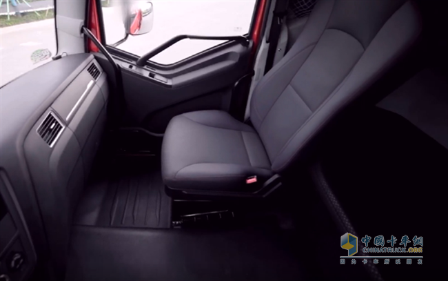 一汽解放  J6L載貨車(chē)