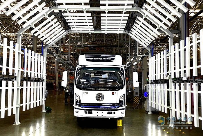 陜汽商用車(chē)輕卡產(chǎn)品下線(xiàn)