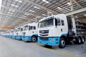 3-5分鐘完成電池更換 華菱換電牽引車(chē)助力客戶(hù)創(chuàng  )造更高效益