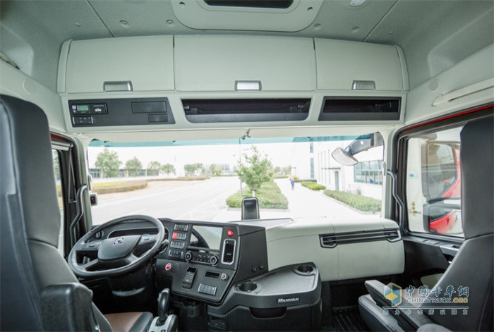 開(kāi)著(zhù)徐工漢風(fēng)去吉林送物資