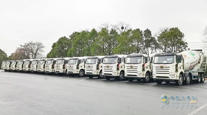 聯(lián)合交付共贏(yíng)未來(lái) 全新解放&凌宇J6L攪拌車(chē)首亮相